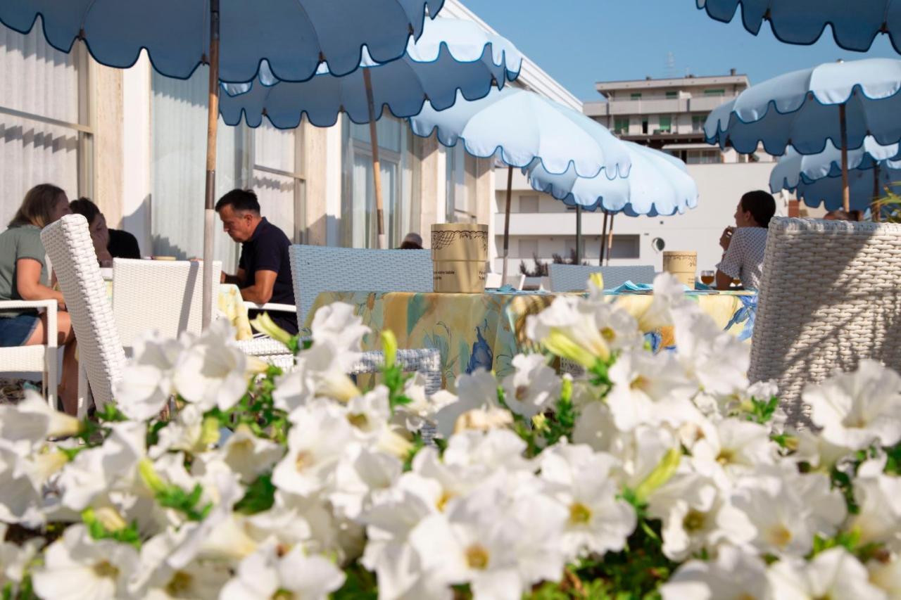 Hotel Internazionale Cesenatico Exterior foto